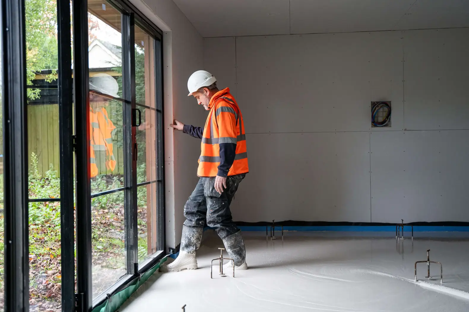 photo of screed being poured
